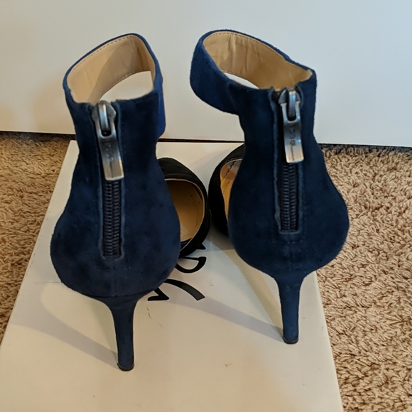 Black suede heels with blue ankle strap - Picture 3 of 4